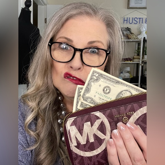 🐝LIVE LISTING🐝 Anything Goes Shows! - Picture 4 of 10